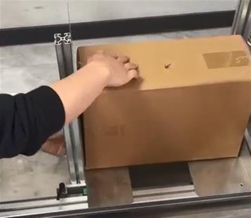 塑料燃油箱低溫耐撞擊性能試驗機展示