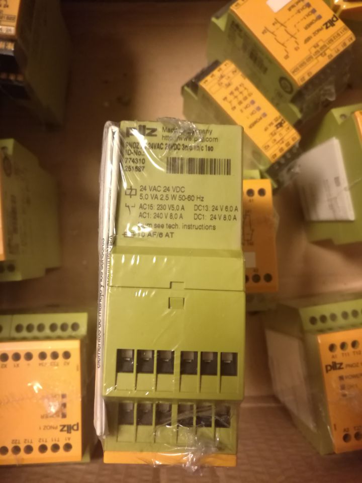 774310.jpg