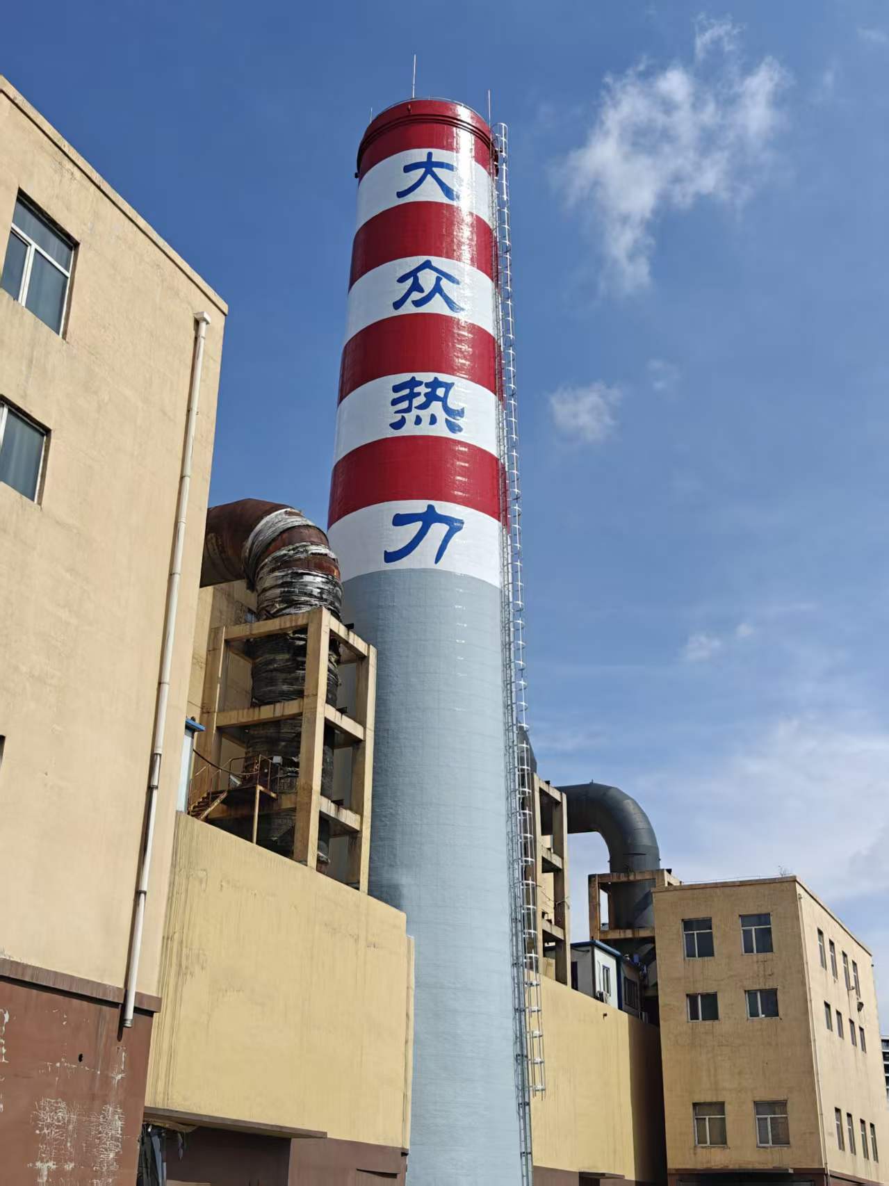 烟囱焕新融冰雪 红白映景筑吉标—宏顺建设吉林80米烟囱维修美化