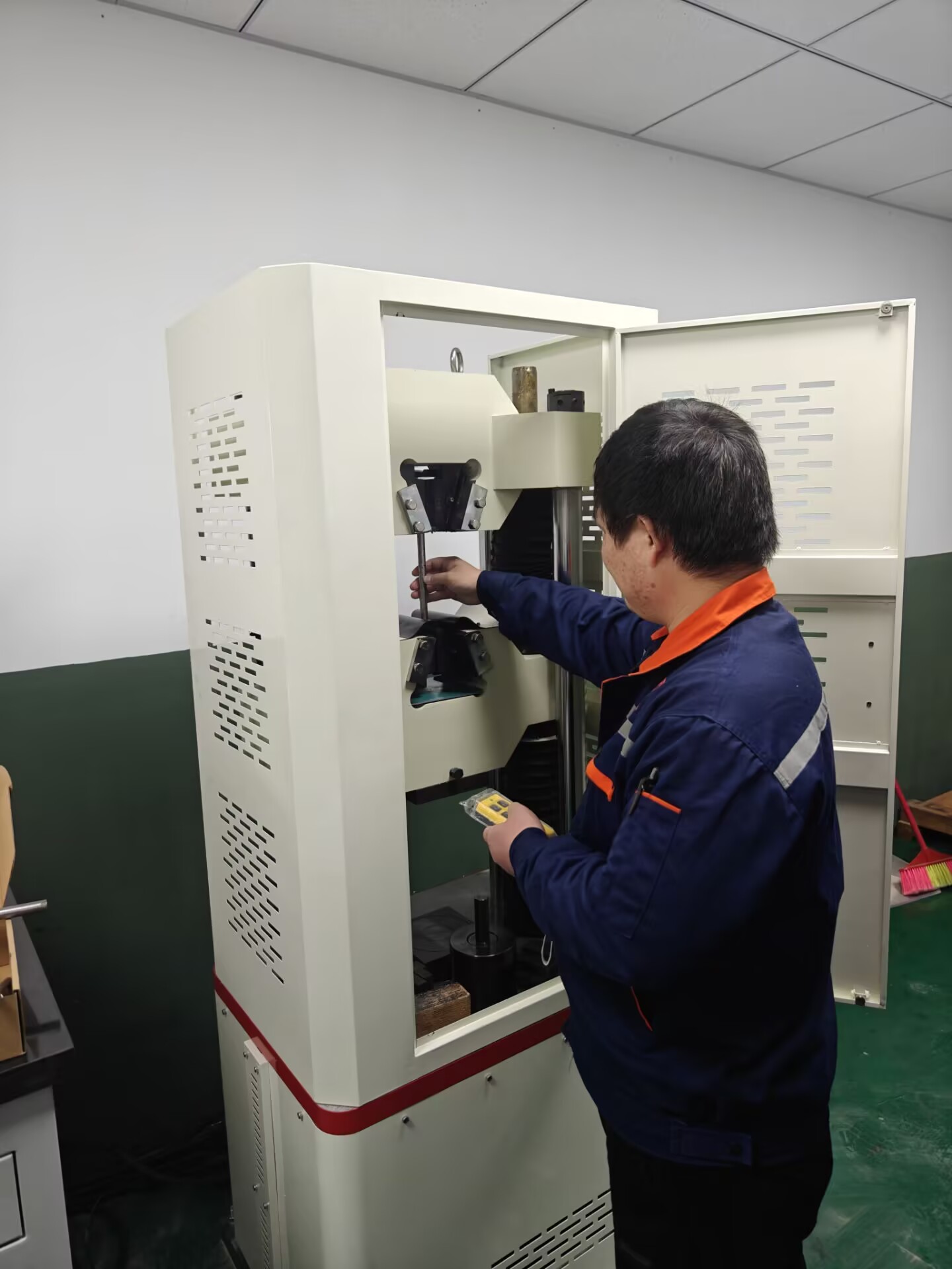 三思永恒科技設備入駐昆山友準機電