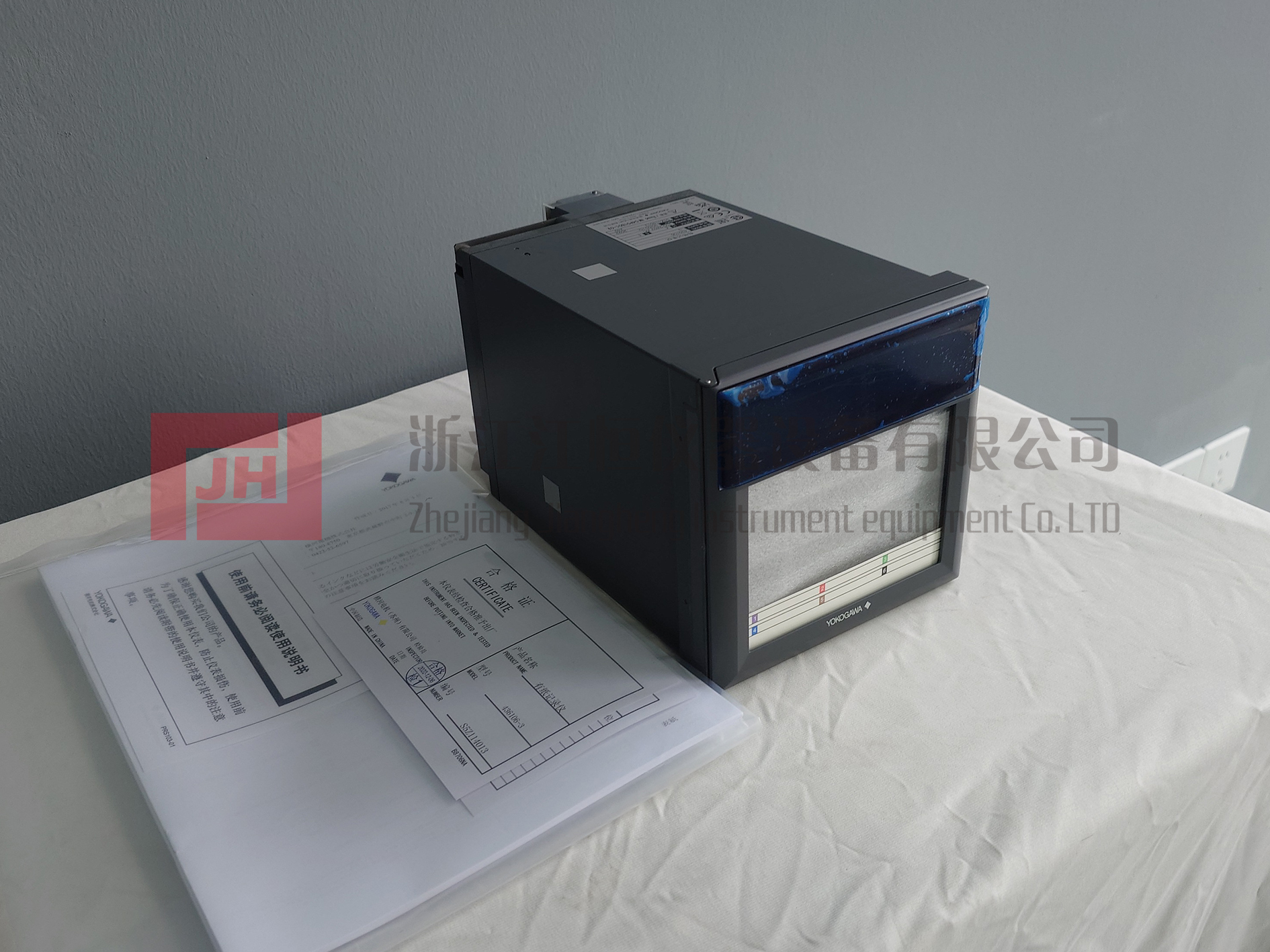 UR10000-3.jpg UR10000-3.jpg